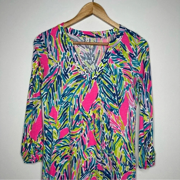 Lilly Pulitzer Rossmore Palm Reader V-Neck Pullover T-Shirt Dress Size X-Small - Picture 3 of 8